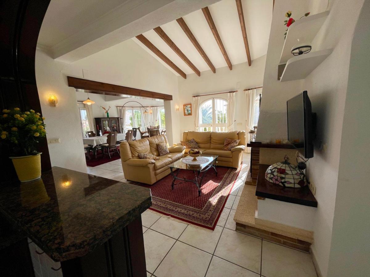 Villa Gran Palmeras With Private Pool & Amazing View กัลเป ภายนอก รูปภาพ