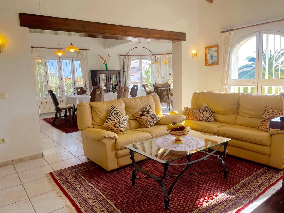 Villa Gran Palmeras With Private Pool & Amazing View กัลเป ภายนอก รูปภาพ